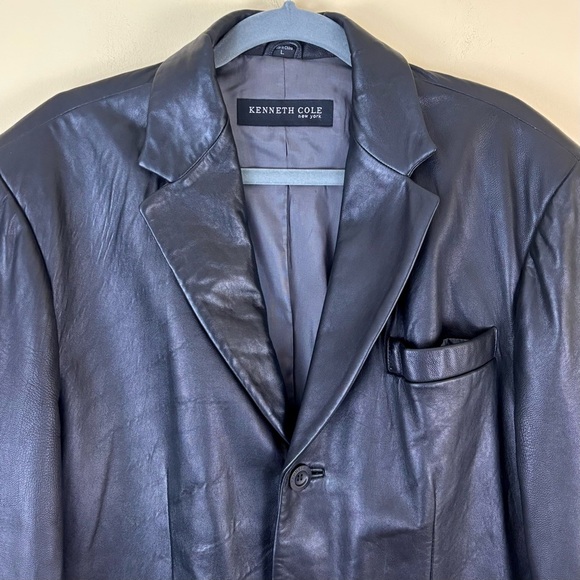 Kenneth Cole Black “70’s” 3 Button Double Vent Classic Leather Blazer Size (L) - Picture 4 of 16